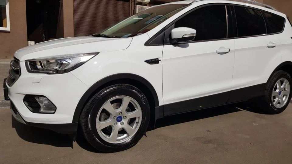 Ford Kuga Frozen * White 5