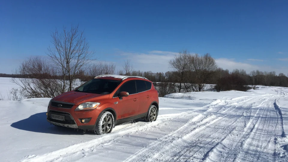 Ford Kuga Mars Red 2.5T 3