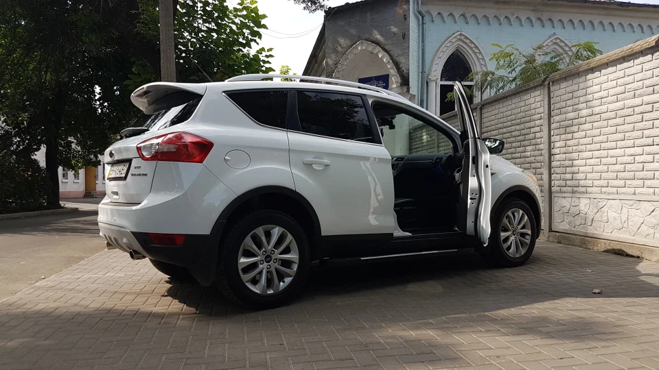 Ford Kuga Чарівний білий 2