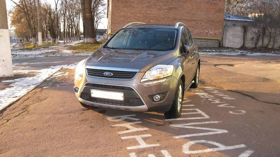 Ford Kuga Срібна дівчинка 2