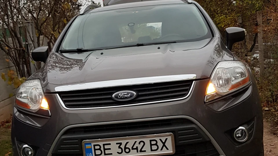 Ford Kuga Сірий металік 2