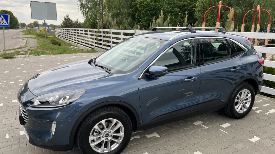 Ford Kuga Синій Поні 3