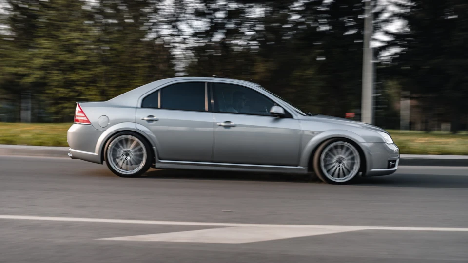 Ford Mondeo ST220 Enthusiast 4