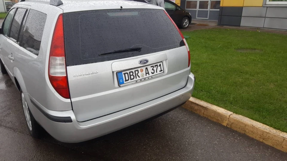 Ford Mondeo 1,8 сірий металік