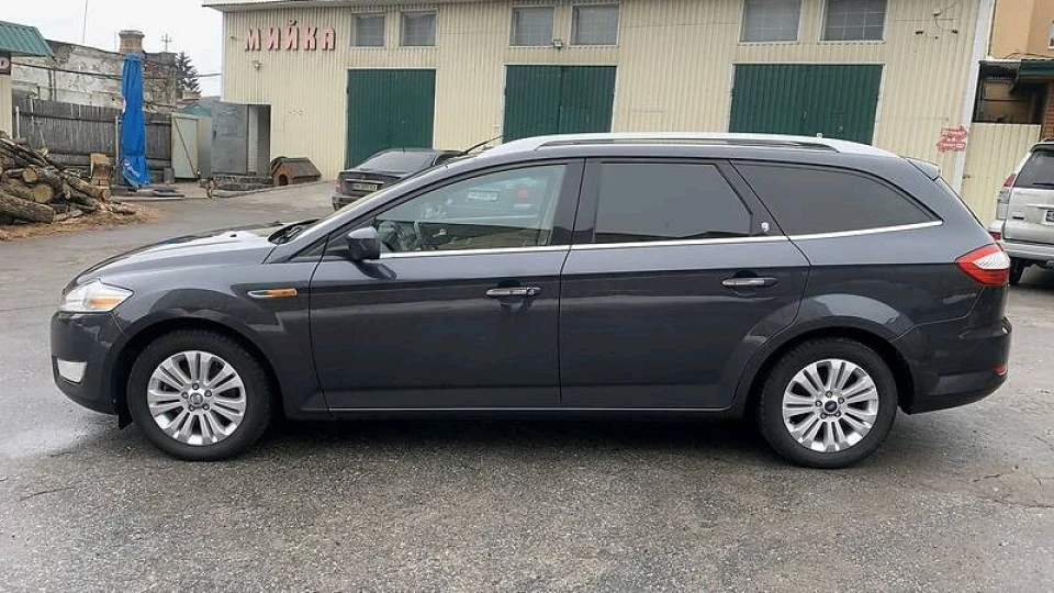 Ford Mondeo 1.8 турбо GHIA 2