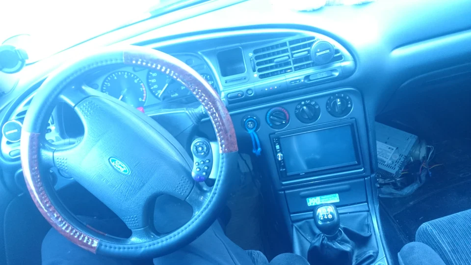Ford Mondeo 1.8i