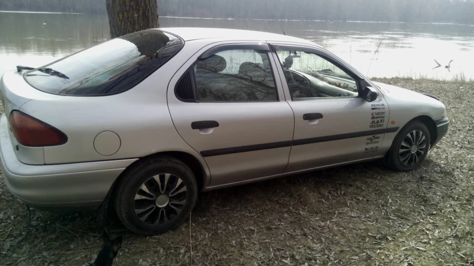 Ford Mondeo 1.8i 4