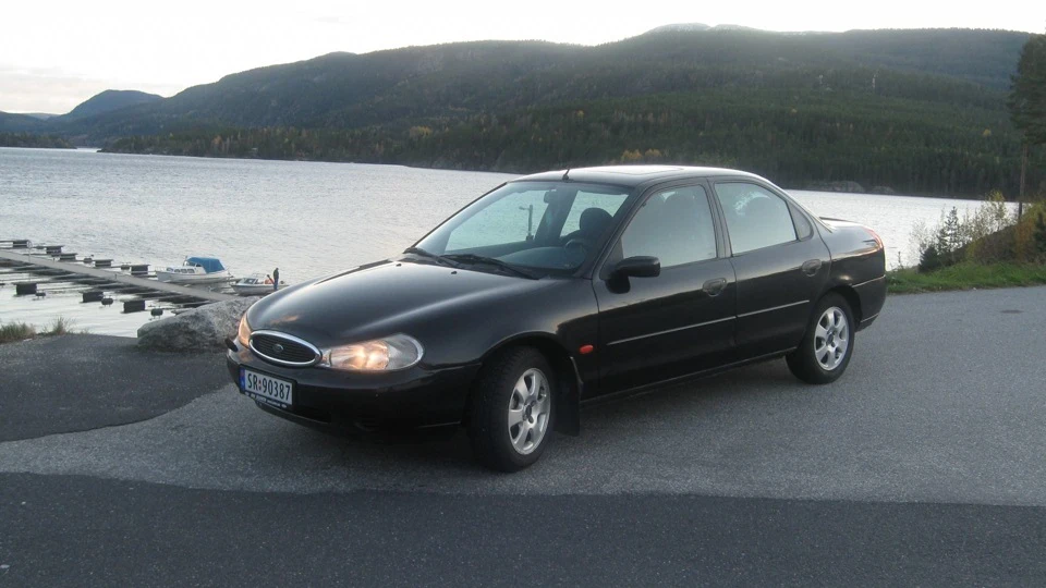 Ford Mondeo 2.0 Ghia 2