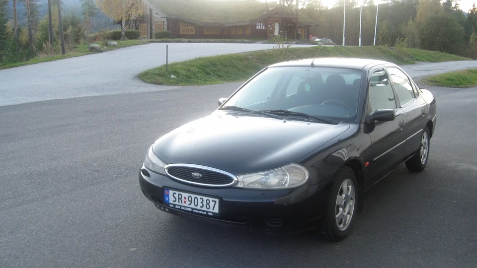 Ford Mondeo 2.0 Ghia 5