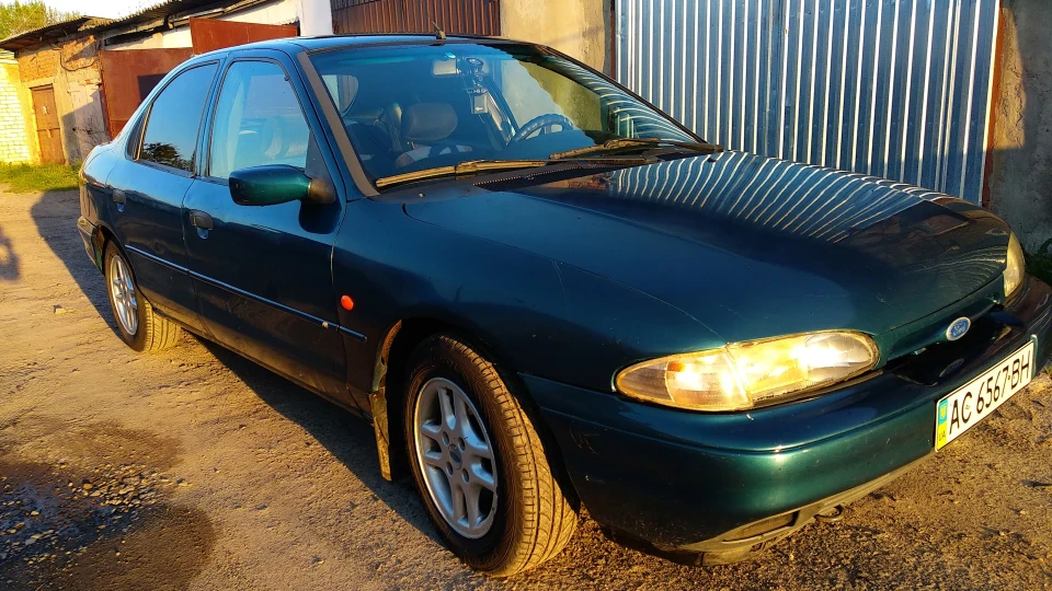 Ford Mondeo 2.0 Zetec-E GHIA 2