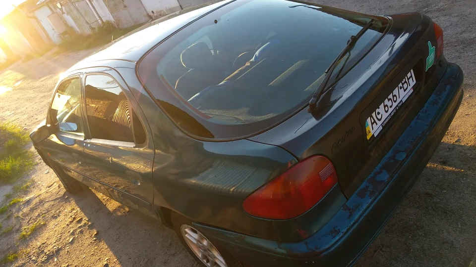 Ford Mondeo 2.0 Zetec-E GHIA 4