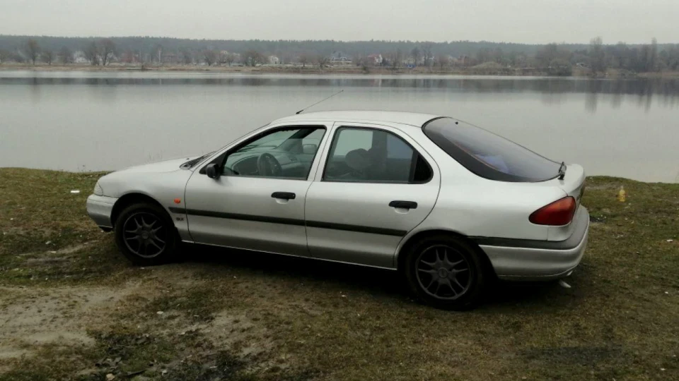 Ford Mondeo Акула 1.8 2