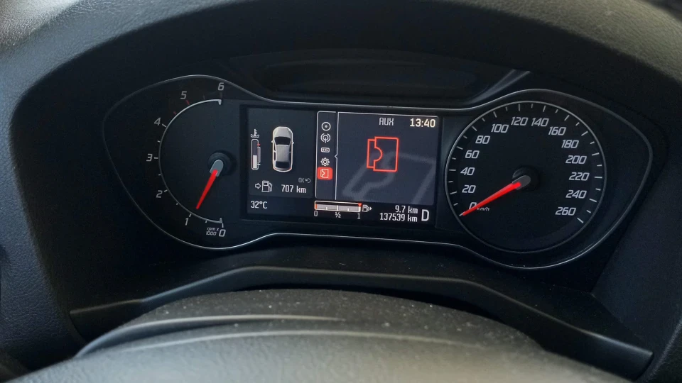 Ford Mondeo Білий 2.0 TDCI 2