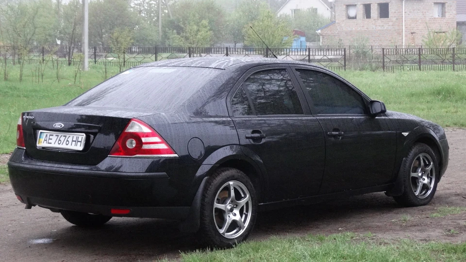 Ford Mondeo Black StaR 2