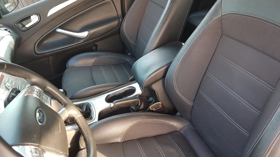 Ford Mondeo чорний металік 2.0 газ/ 2