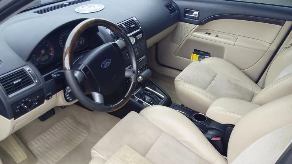 Ford Mondeo GHIA 2