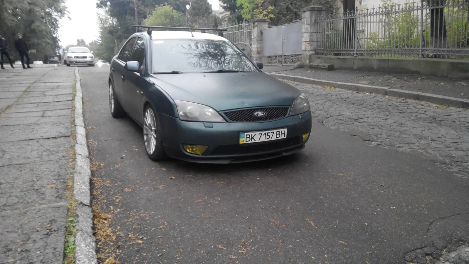 Ford Mondeo Ghia 2