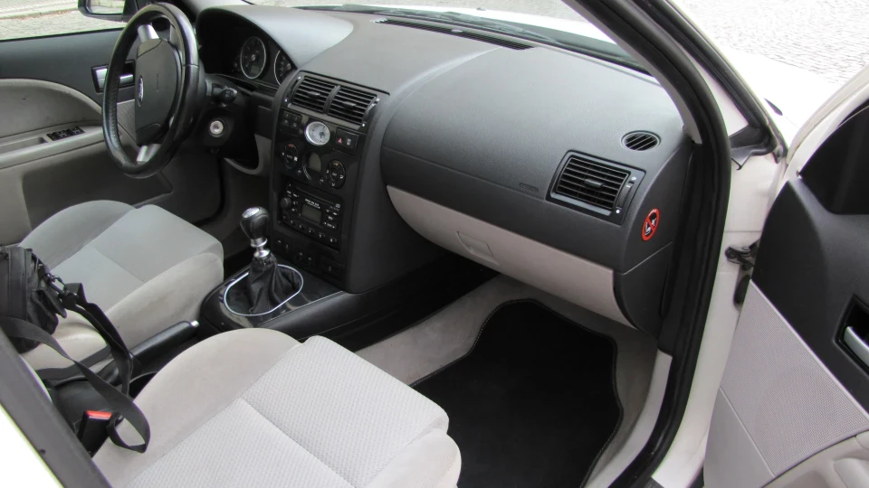 Ford Mondeo Ghia 2