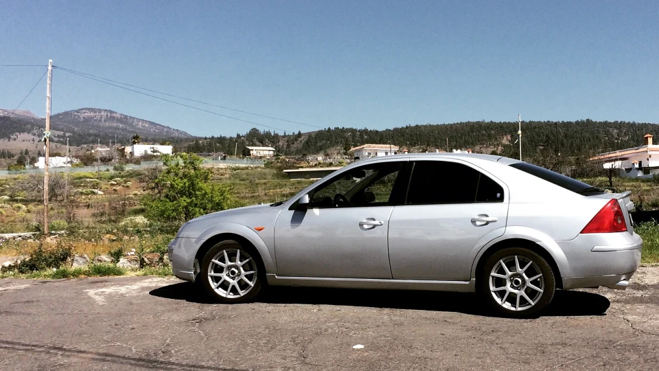 Ford Mondeo Ghia