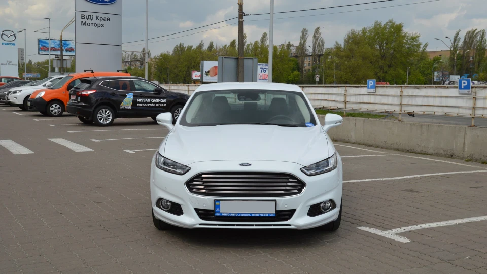 Ford Mondeo Hybrid 2.0 HEV 187 л.с. 2
