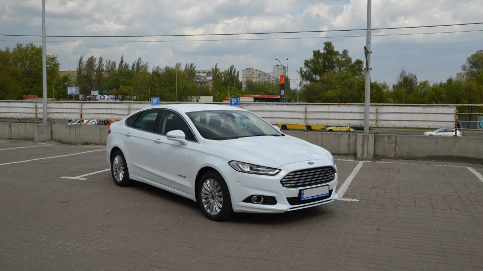 Ford Mondeo Hybrid 2.0 HEV 187 л.с. 3