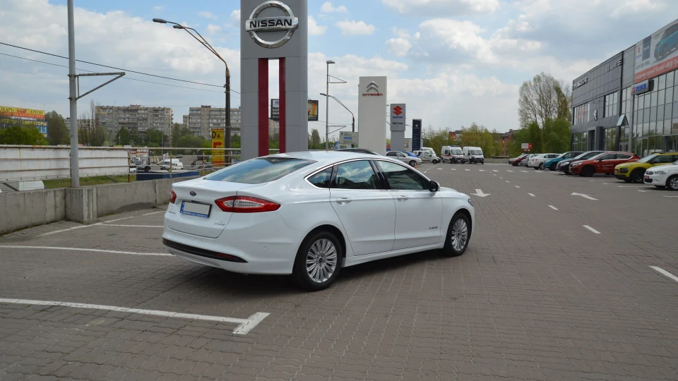 Ford Mondeo Hybrid 2.0 HEV 187 л.с. 4