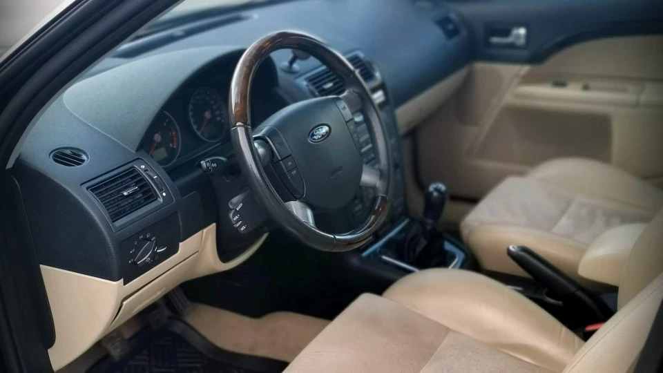 Ford Mondeo Кабінет директора 5