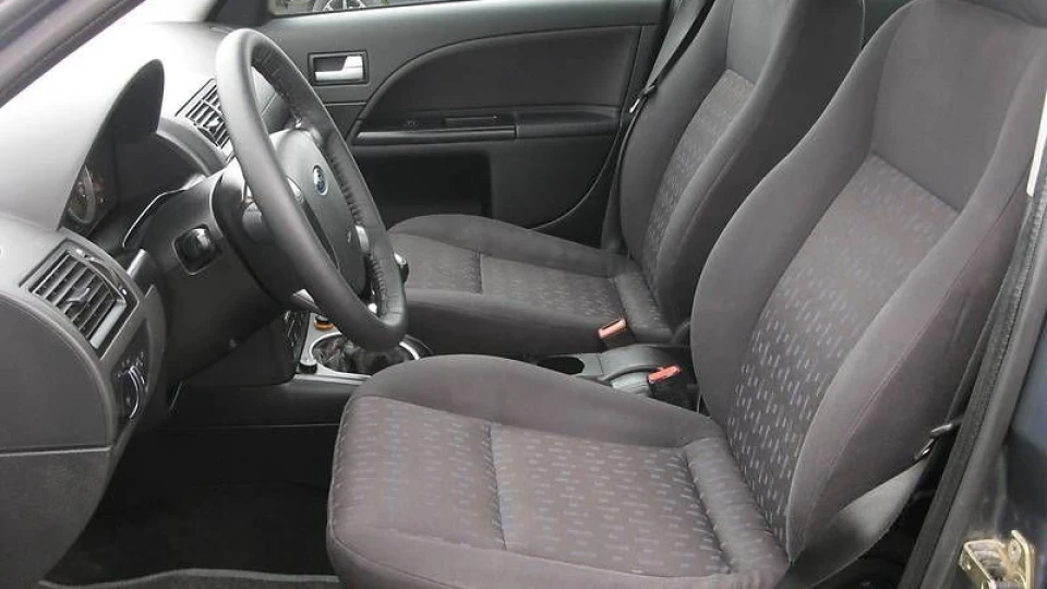 Ford Mondeo мокрий асфальт 2