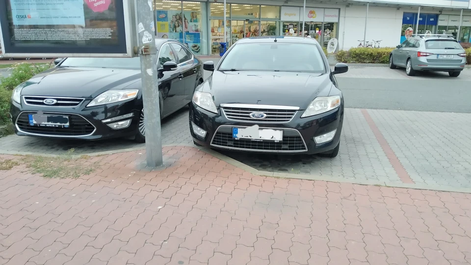 Ford Mondeo nedoTitanium 2