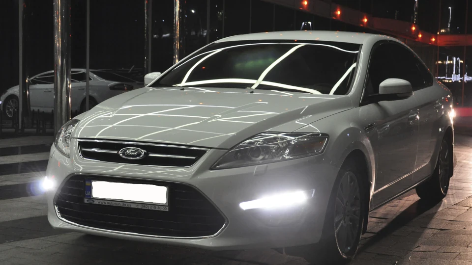 Ford Mondeo Titan. Black/White Horse 3