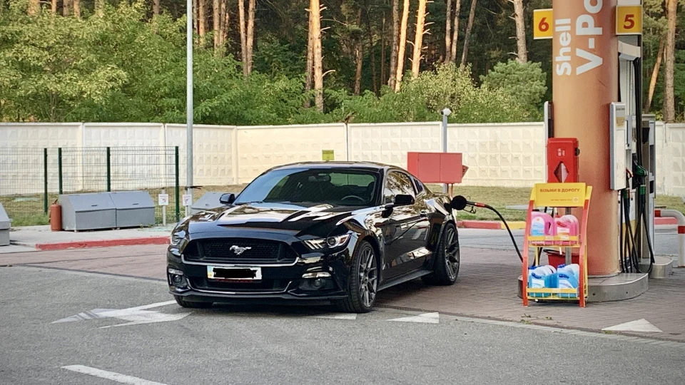 Ford Mustang 2