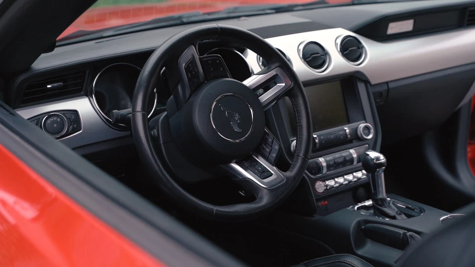 Ford Mustang 4