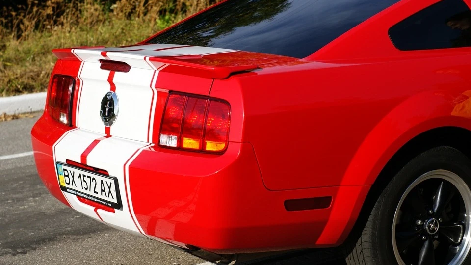 Ford Mustang 4
