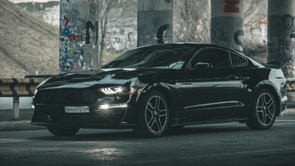 Ford Mustang 4
