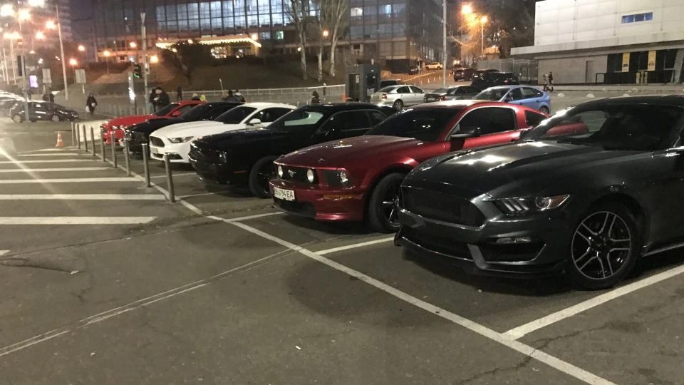 Ford Mustang 4