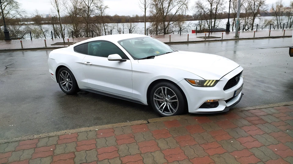 Ford Mustang 3