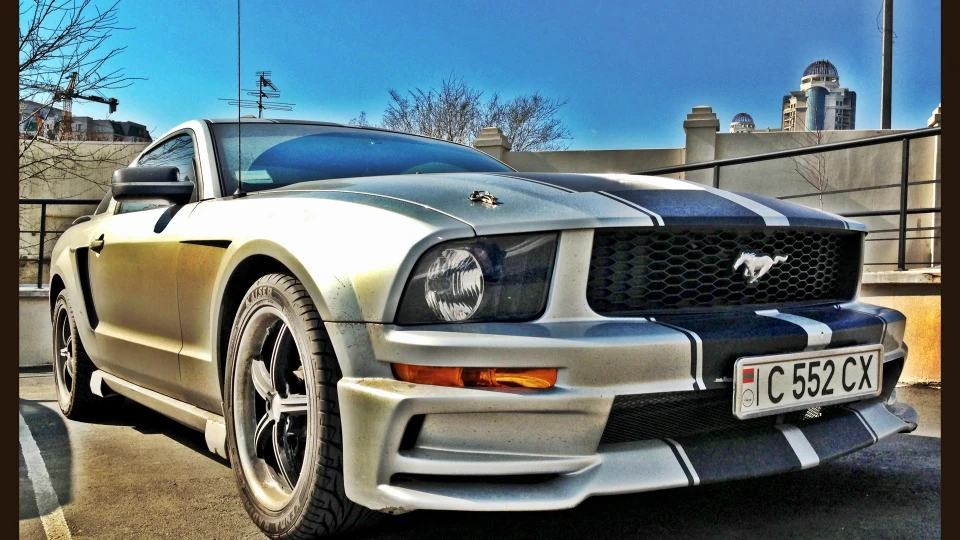 Ford Mustang 4