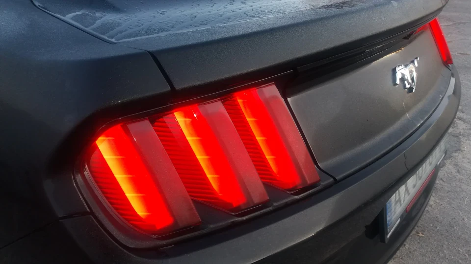 Ford Mustang 2.3 літровий Екобуст. 5