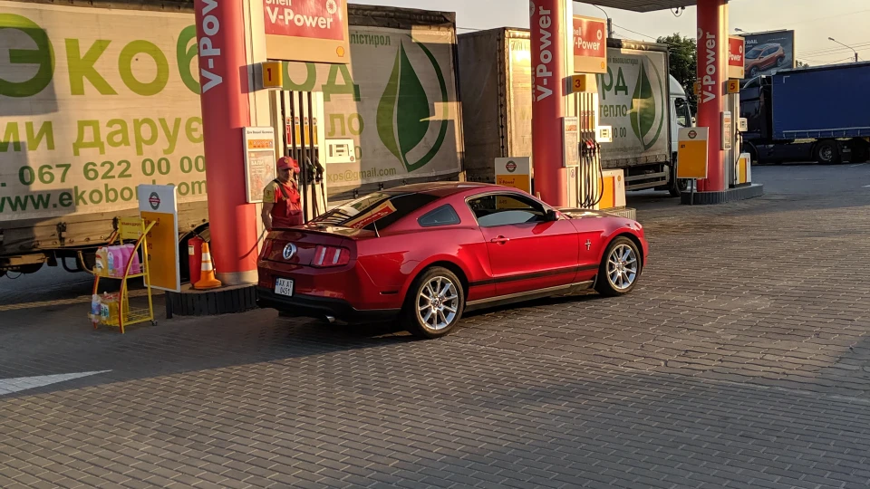 Ford Mustang 3.7 atmo 2