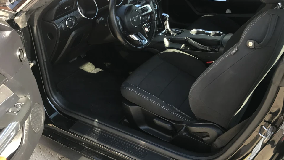 Ford Mustang 3,7 атмосфера 2