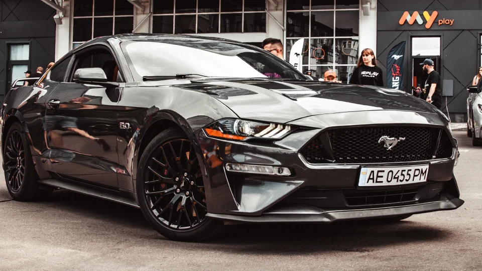 Ford Mustang 5.0 V8 Породистий скакун