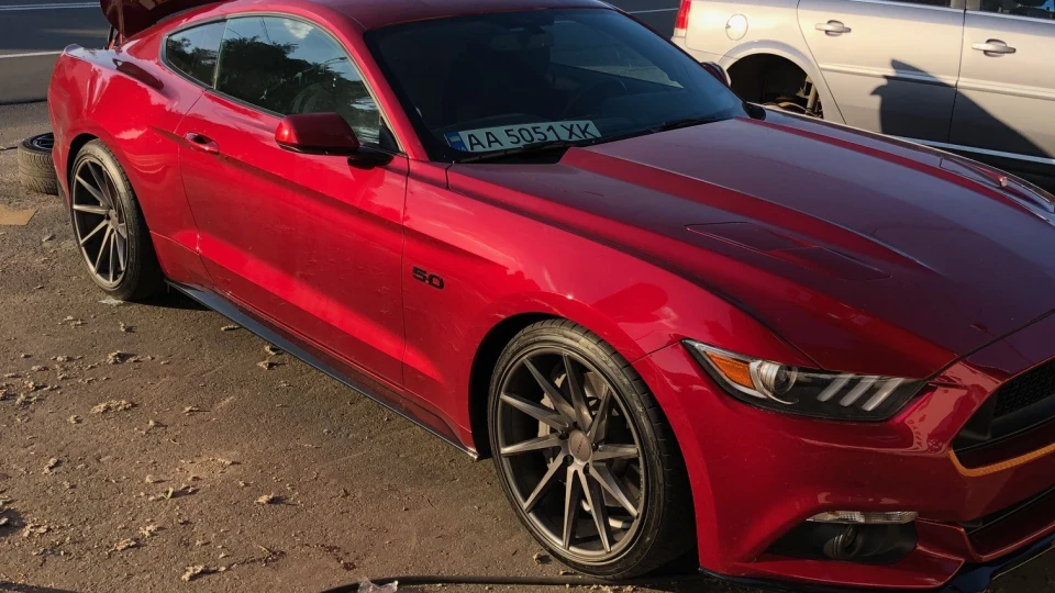 Ford Mustang 5.0 4