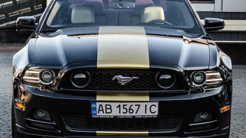Ford Mustang Чорне золото 3.7