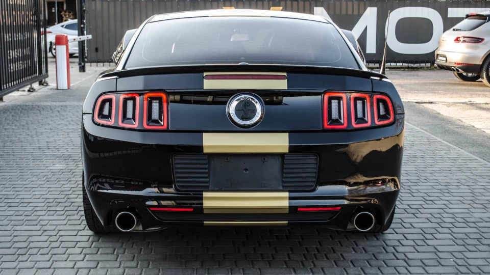 Ford Mustang Чорне золото 3.7 2