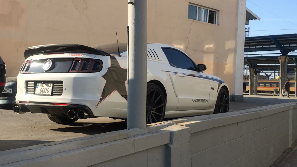 Ford Mustang GT-PREMIUM+ 3