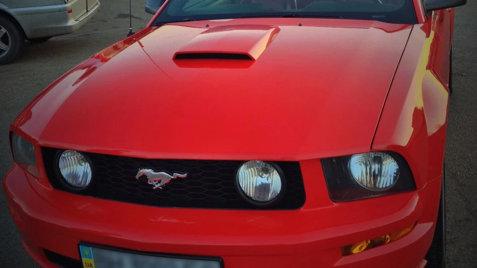 Ford Mustang GT V8 4