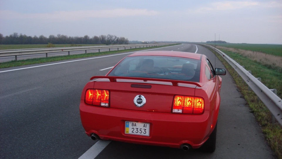 Ford Mustang GT 3