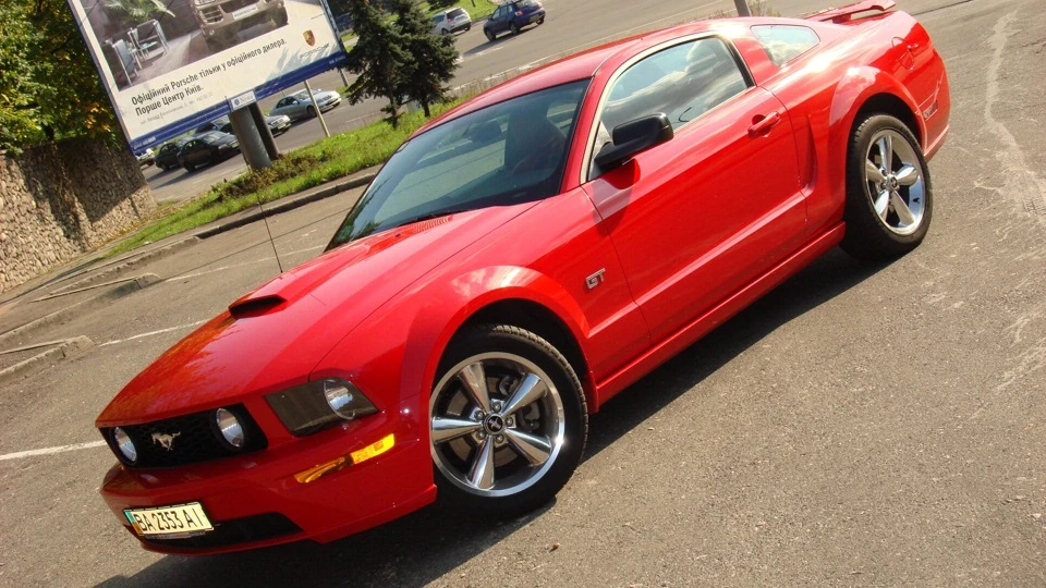 Ford Mustang GT 4
