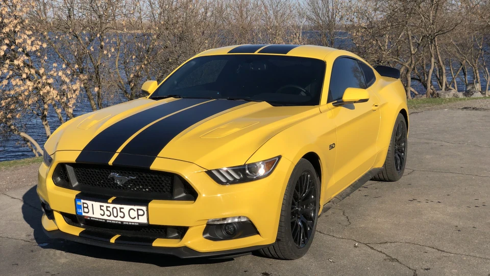 Ford Mustang GT 2