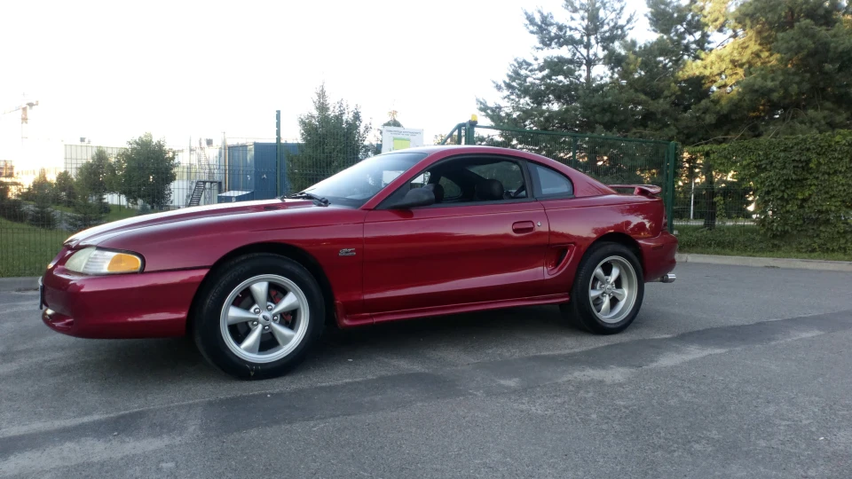 Ford Mustang GT 4